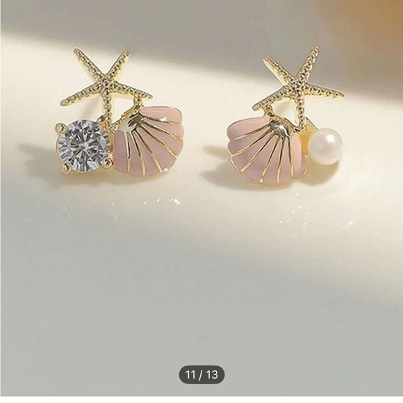 Jewelry - Whimsical Gold and Pink Starfish Earrings